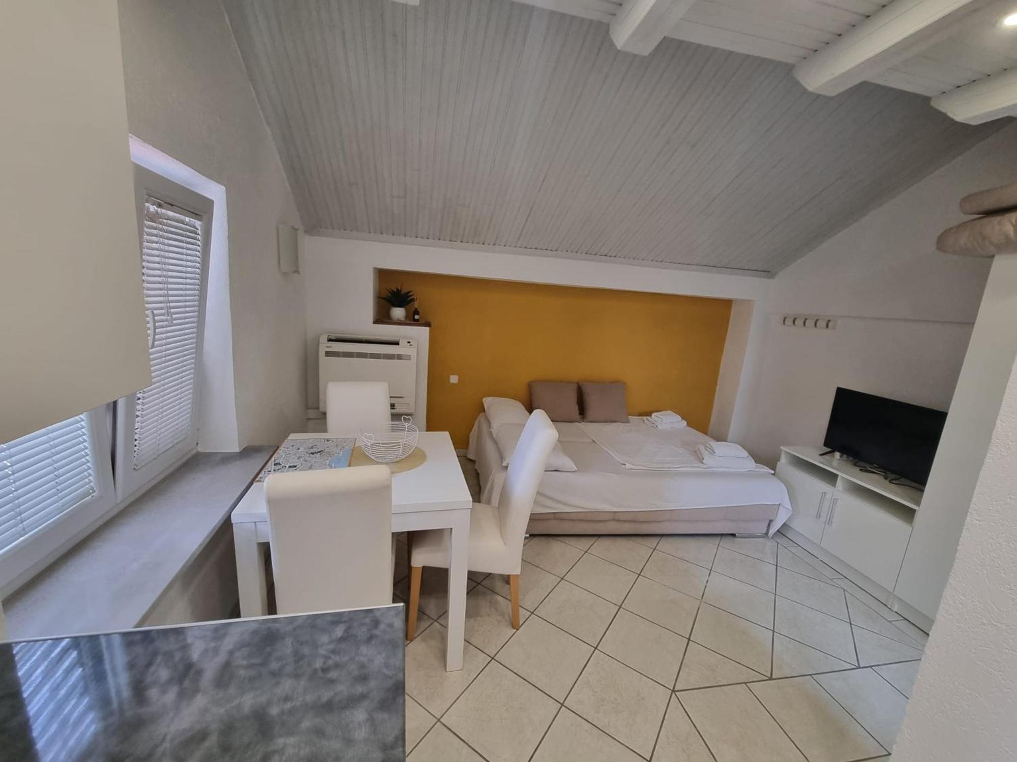Guesthouse Lion Сплит Экстерьер фото